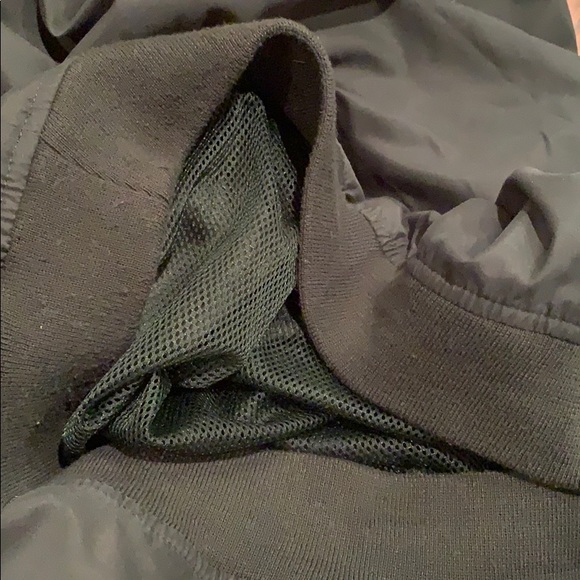 IZOD Golf Windbreaker - Picture 8 of 8